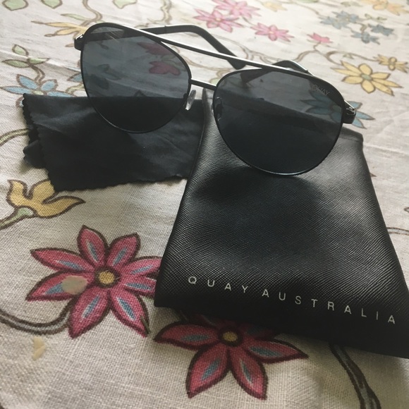 Quay Australia Accessories - Quay Vivienne Aviator Sunglasses EUC
